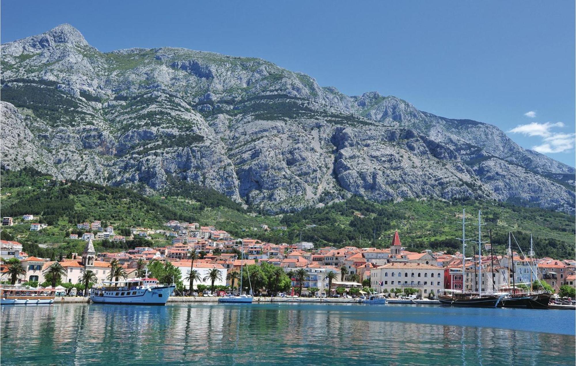 Lovely Home In Makarska With Wifi Exterior photo